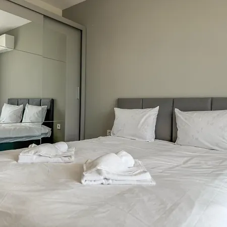 1br With Panoramic View Balcony And Designated Parking Space 公寓