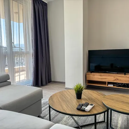 公寓 1br With Panoramic View Balcony And Designated Parking Space