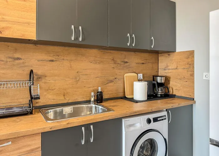 1br With Panoramic View Balcony And Designated Parking Space *