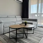 Апартаменты 1br With Panoramic View Balcony And Designated Parking Space