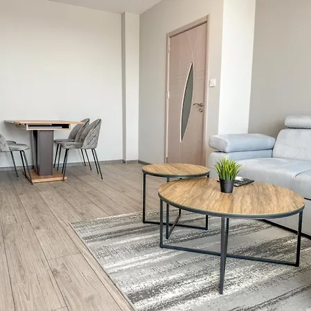 Daire Stylish 1br - Free Parking & Panoramic View By Flat Manаger Filibe