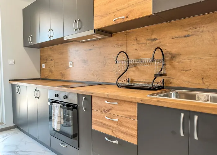 Apartment 1br With Panoramic View Balcony And Designated Parking Space *