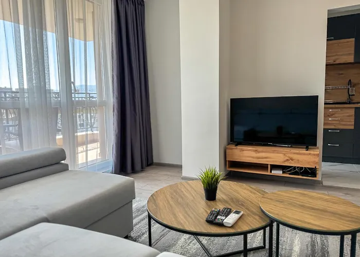 Apartment 1br With Panoramic View Balcony And Designated Parking Space